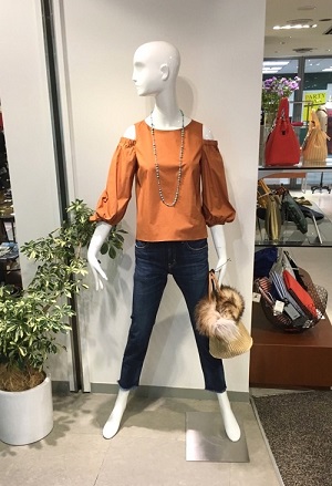 オフショルダー